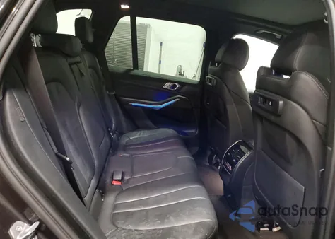 2022 BMW X5 xDrive40I z USA, uszkodzony, nr VIN 5UXCR6C07N9L30768